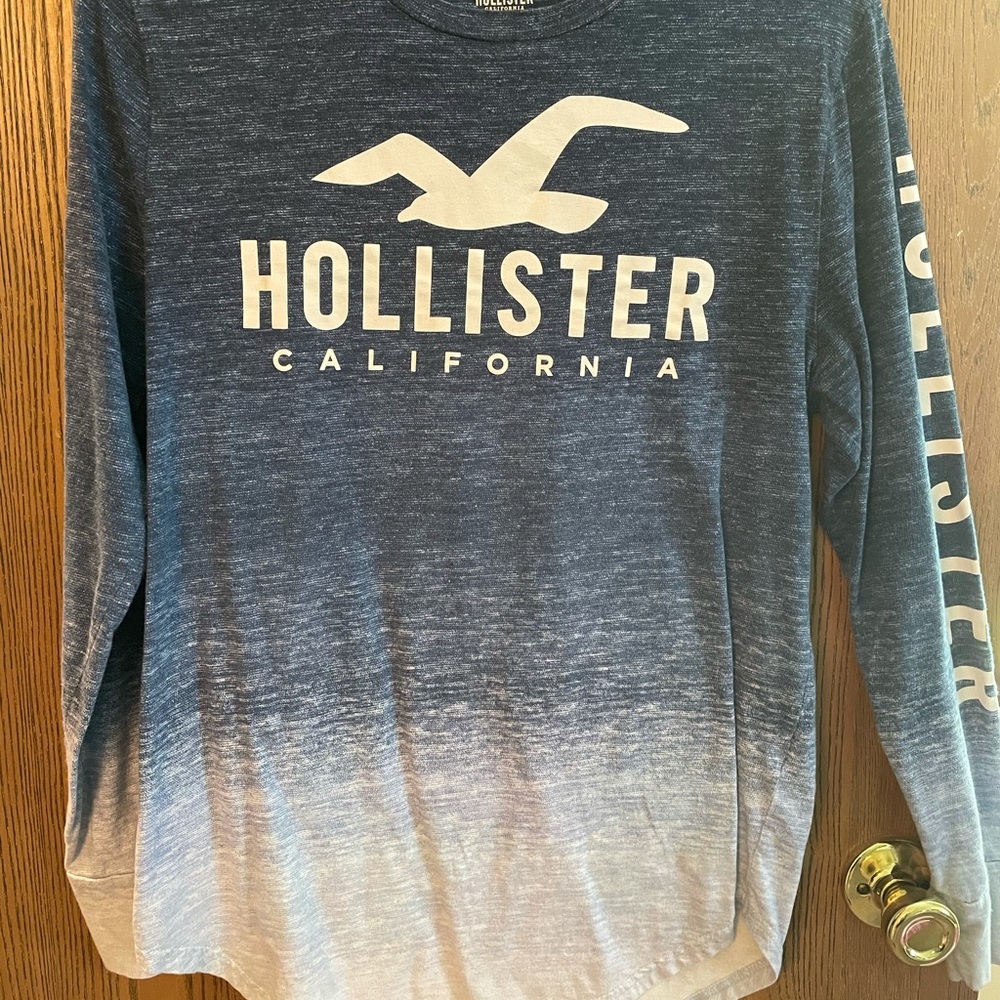 Hollister t-shirt